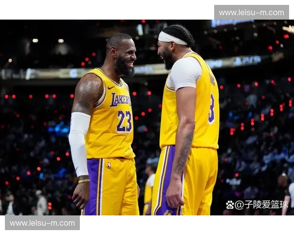 詹姆斯28+12+10创最老三双纪录 湖人送独行侠九连败